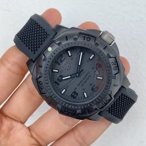 Specification Luminox Full Black