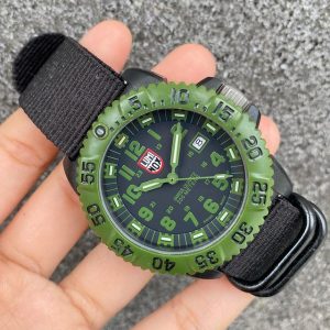 Luminox