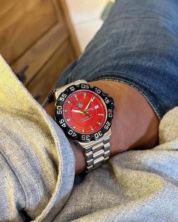 Tag Heuer F1 WAH1112 Red Dial