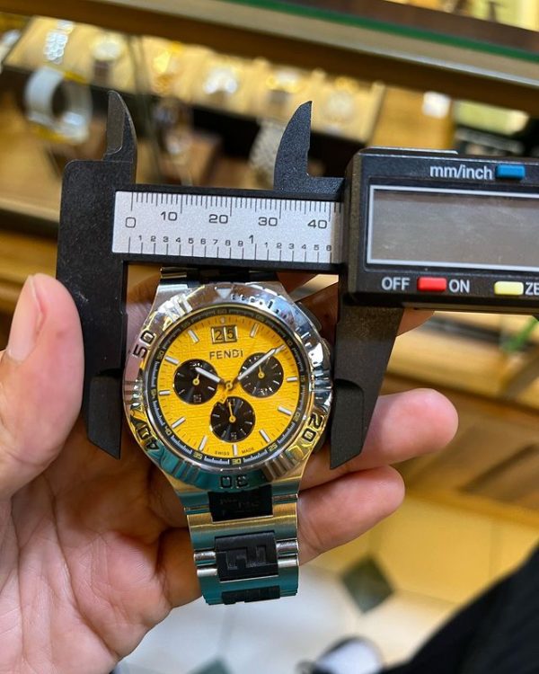 Jual Jam Vintage Fendi Panda Yellow