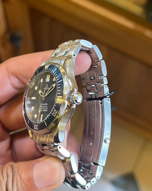 Jual Jam Vintage Omega Seamaster 300 James Bond right