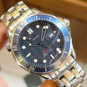 Jual Jam Vintage Omega Seamaster 300 Red Dial James Bond